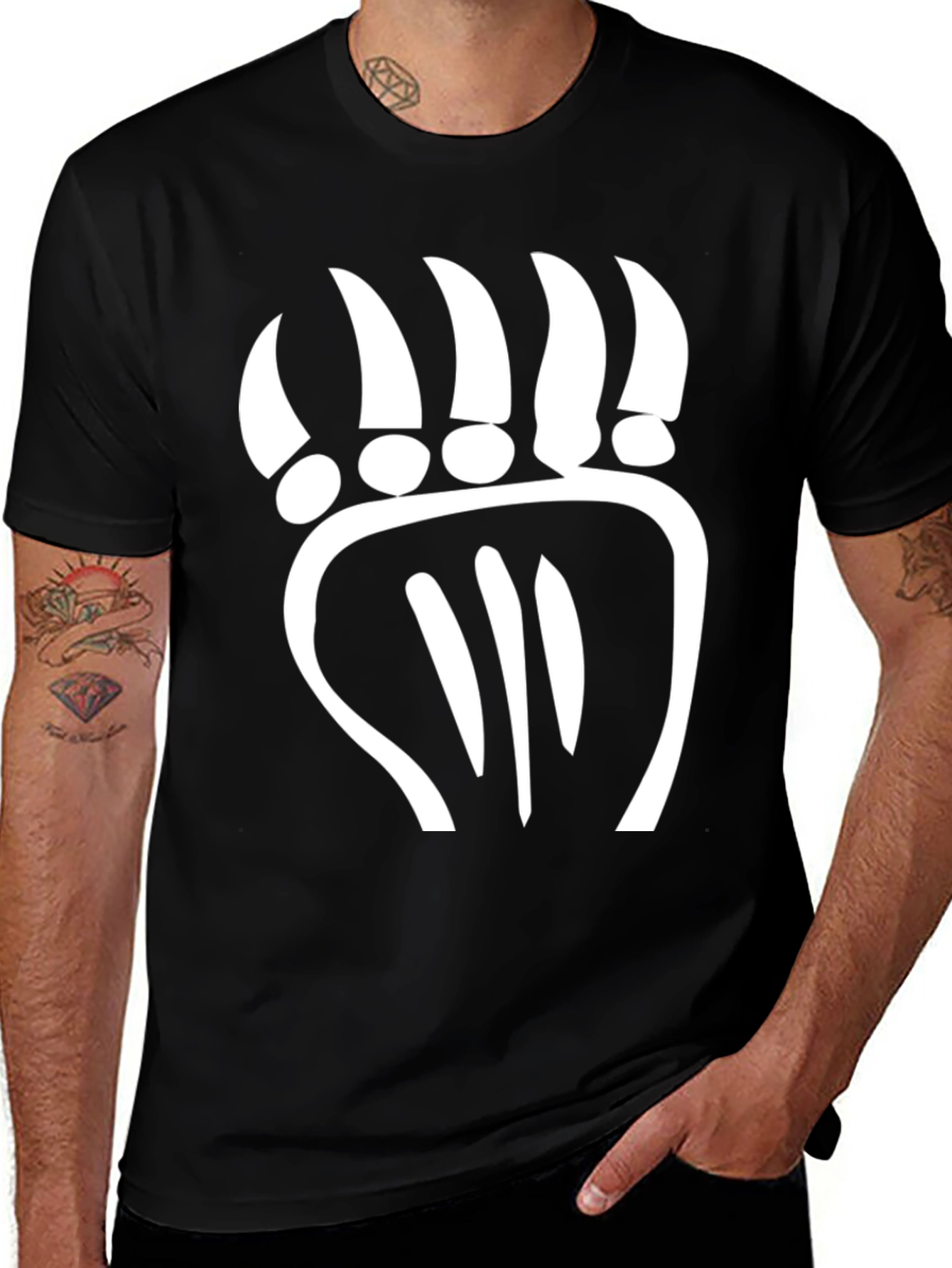 Bold Bear Claw Graphic Tee - Black Cotton Comfort