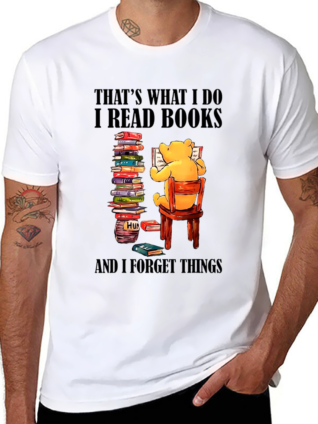 Book Lover T-Shirt: Winnie the Pooh Reads