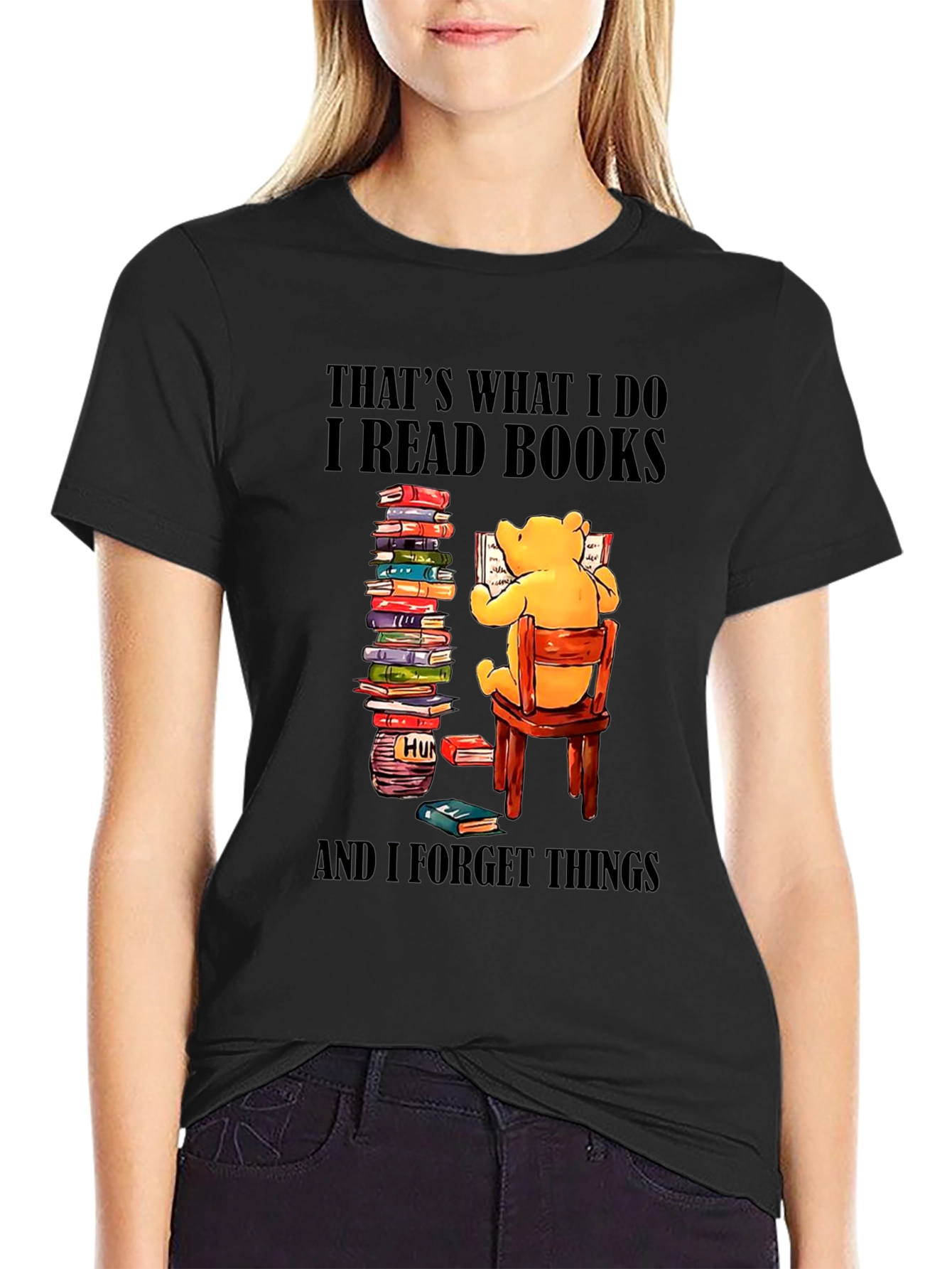 Book Lover T-Shirt: Winnie the Pooh Reads