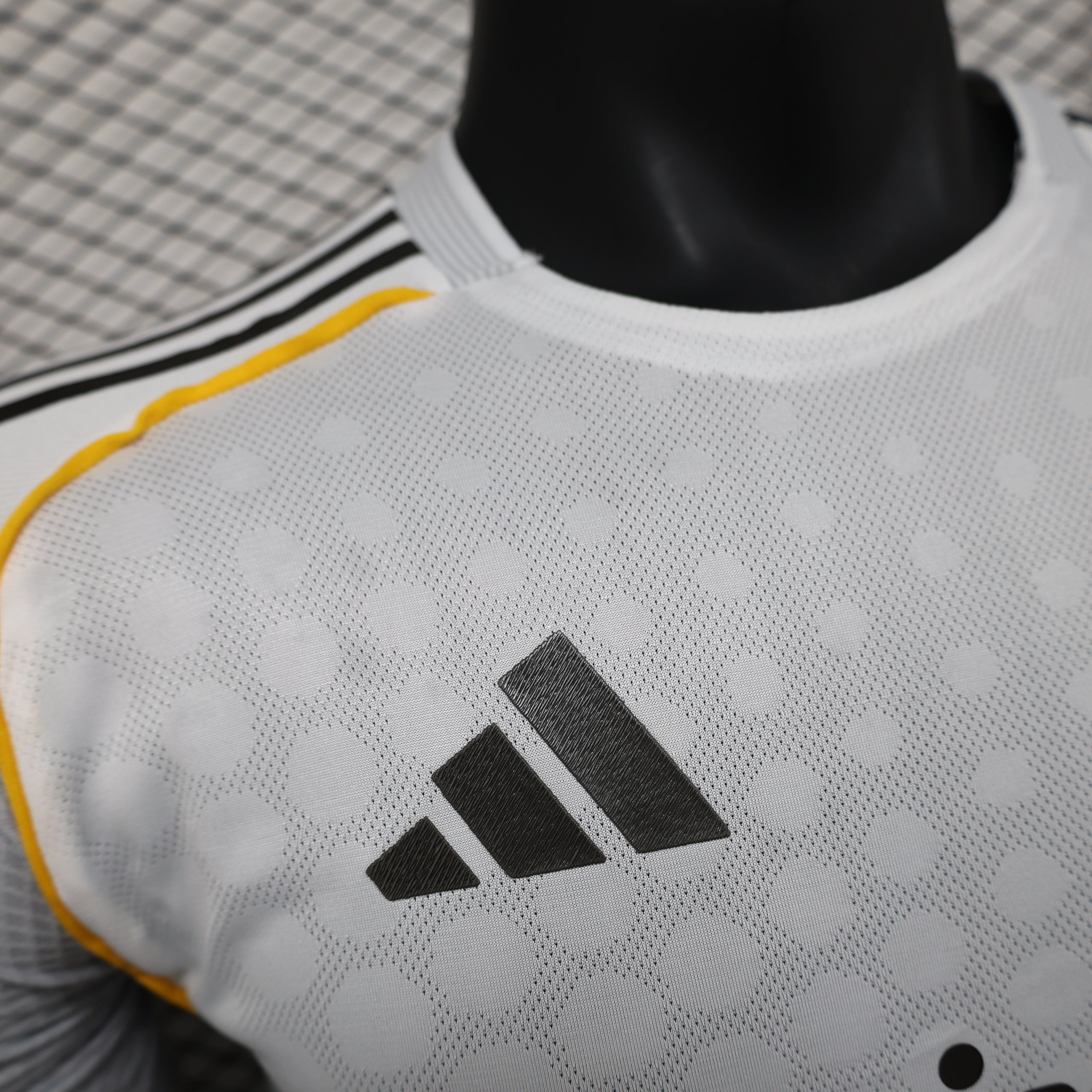 2025-26 Real Madrid Home Player Version Jersey - Men's