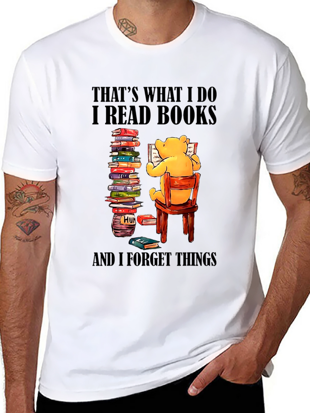 Book Lover T-Shirt: Winnie the Pooh Reads